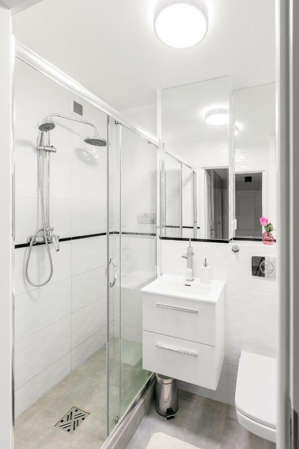 Ferienwohnung Apartament Luxury Business Saska Kepa Warschau Exterior foto